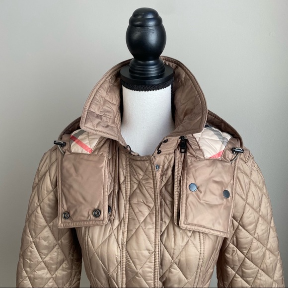 Burberry Quilted Mid-Length Trench with Hood - Picture 2 of 12